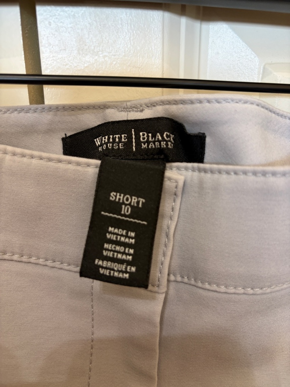 White House Black Market Women's Khaki Stretch Shorts - Picture 2 of 4
